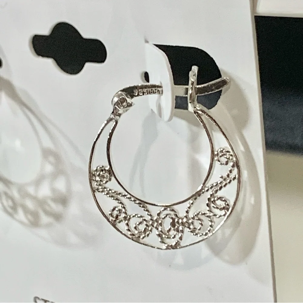 NWT open work filigree small hoop earrings
